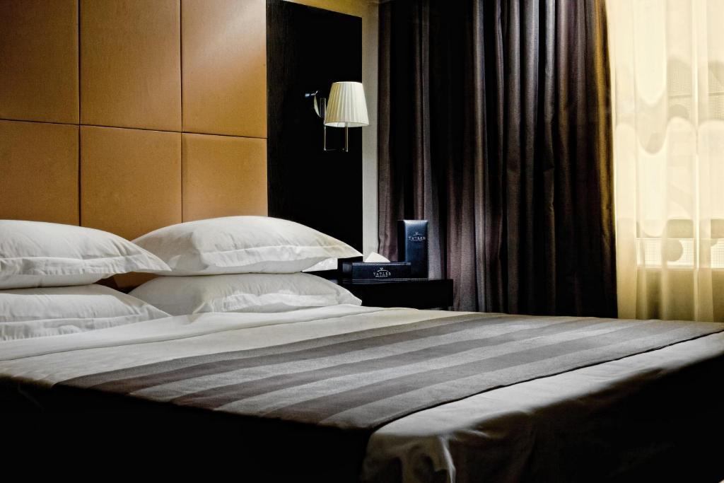 Voyage Hotel Karagandy Kamer foto