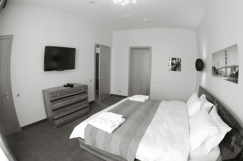 Voyage Hotel Karagandy Buitenkant foto