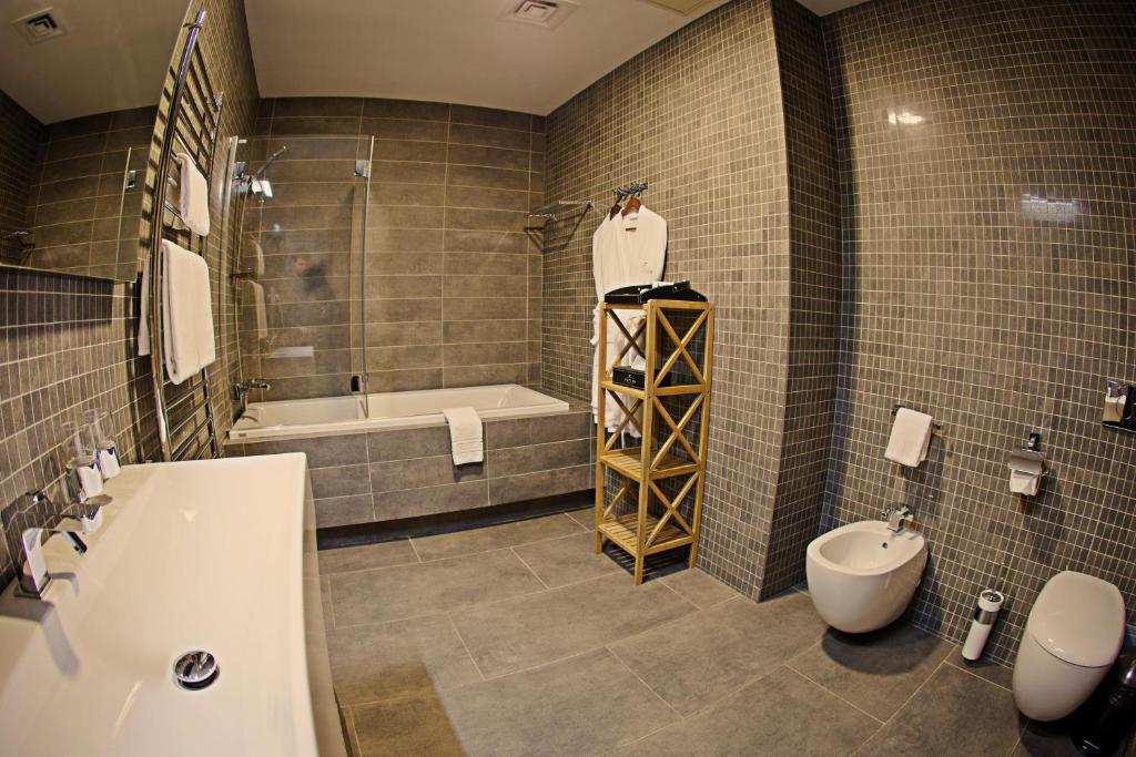 Voyage Hotel Karagandy Kamer foto
