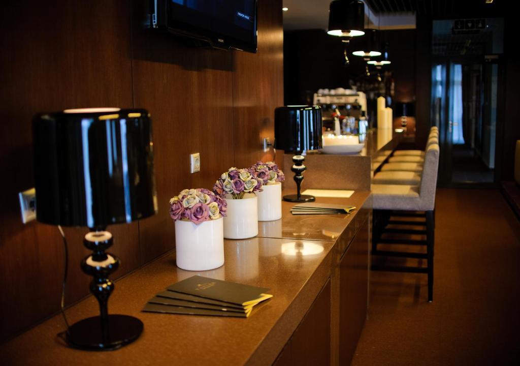 Voyage Hotel Karagandy Buitenkant foto